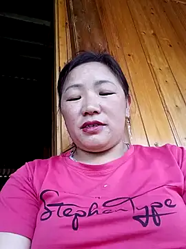 Snapshot of Mptrangp chatting on April 6, 2026, 4:57 am Mptrangp online show from April 6, 2026, 4:57 am