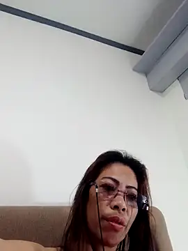 Snapshot of Mayumie05 chatting on May 8, 2026, 10:13 pm Mayumie05 online show from May 8, 2026, 10:13 pm