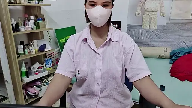 Snapshot of MichiLovely chatting on October 1, 2025, 6:18 am MichiLovely online show from October 1, 2025, 6:18 am