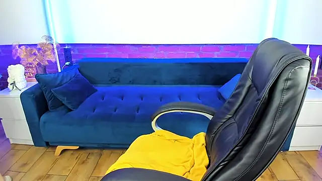 KattyRose8 online show from September 18, 2025, 5:32 am