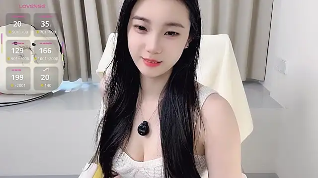 seoYuki online show from December 5, 2025, 2:43 am