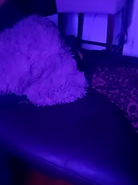 Nisha Benz online show from September 22, 2025, 8:04 pm