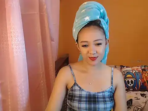 Snapshot of ur_petitejaya chatting on May 3, 2026, 1:15 pm ur petitejaya online show from May 3, 2026, 1:15 pm