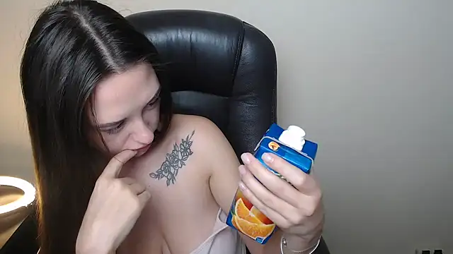 BonnieX  online show from April 17, 2026, 2:09 pm