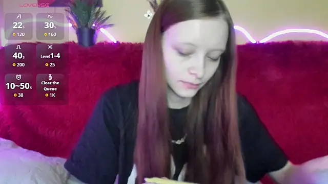 Snapshot of AliceHaris chatting on December 3, 2025, 1:17 am AliceHaris online show from December 3, 2025, 1:17 am