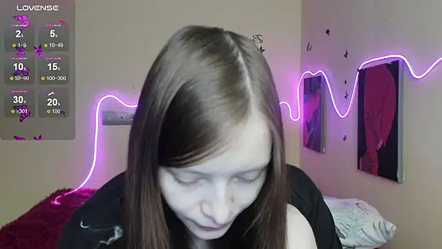 Snapshot of AliceHaris chatting on November 4, 2025, 4:16 am AliceHaris online show from November 4, 2025, 4:16 am