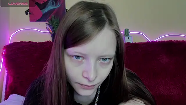 Snapshot of AliceHaris chatting on December 2, 2025, 6:15 am AliceHaris online show from December 2, 2025, 6:15 am