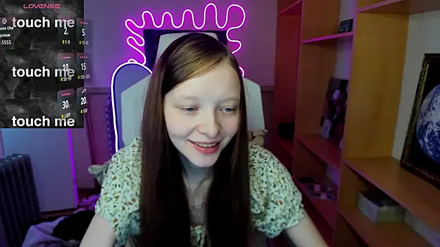 Snapshot of AliceHaris chatting on November 7, 2025, 6:18 am AliceHaris online show from November 7, 2025, 6:18 am