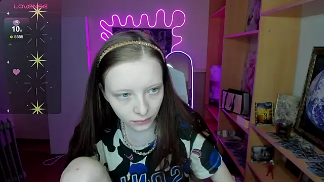 Snapshot of AliceHaris chatting on November 16, 2025, 3:11 am AliceHaris online show from November 16, 2025, 3:11 am