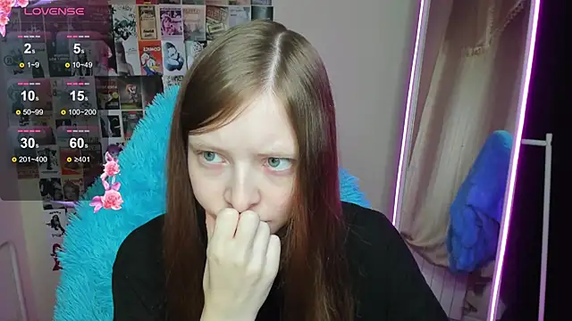 Snapshot of AliceHaris chatting on November 26, 2025, 1:05 am AliceHaris online show from November 26, 2025, 1:05 am