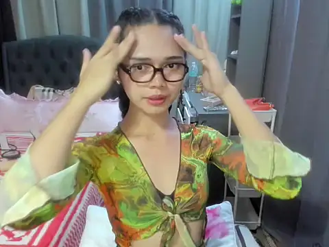 yunxieesweetgurl online show from November 26, 2025, 6:52 pm