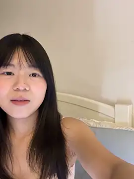 Ella-A9 online show from October 27, 2025, 3:46 pm