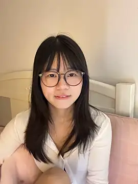 Ella-A9 online show from October 23, 2025, 2:21 am