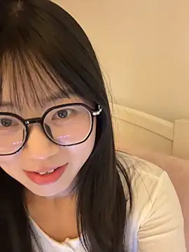 Ella-A9 online show from November 27, 2025, 3:23 pm