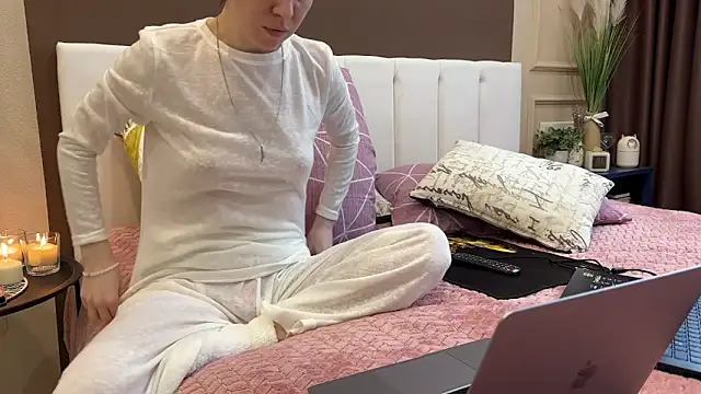 daniellia  online show from March 31, 2026, 2:19 pm