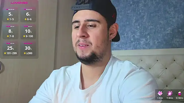 Snapshot of ryan_evanss chatting on December 1, 2025, 10:32 pm ryan evanss online show from December 1, 2025, 10:32 pm