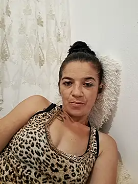 Snapshot of alinaalinutzq chatting on September 23, 2025, 6:04 pm alinaalinutzq online show from September 23, 2025, 6:04 pm