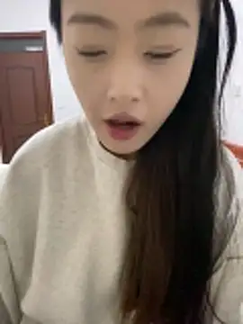 MengMeng0515 online show from December 3, 2025, 11:42 am