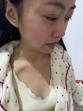 MengMeng0515 online show from December 18, 2025, 1:48 pm