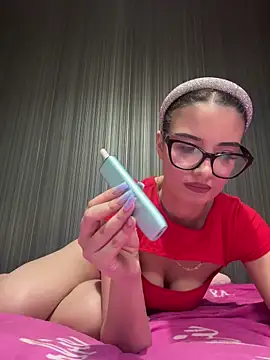 Larra69 online show from March 31, 2026, 5:37 pm