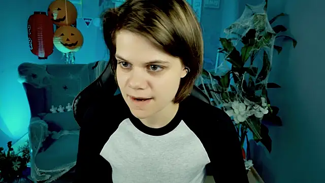 Snapshot of EllieMurler chatting on November 1, 2025, 9:25 am EllieMurler online show from November 1, 2025, 9:25 am