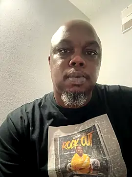 Snapshot of devon3421 chatting on September 14, 2025, 3:51 am devon3421 online show from September 14, 2025, 3:51 am