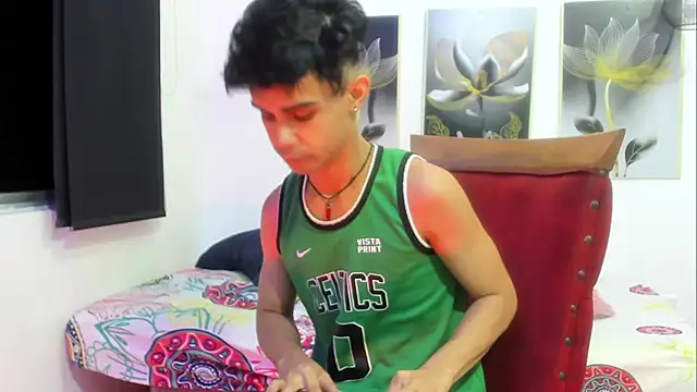 Violet Dream2 online show from April 18, 2026, 12:46 am