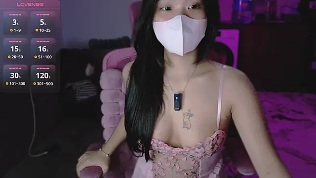 Phuong Bee online show from April 4, 2026, 1:39 pm