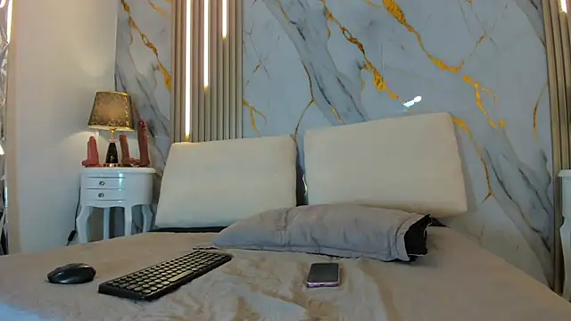 Tiifany Baker online show from April 9, 2026, 7:53 pm