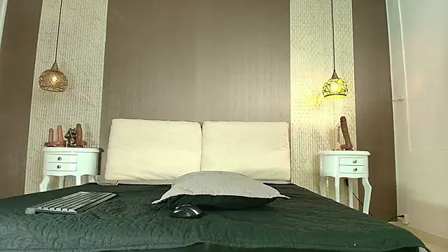 Tiifany Baker online show from February 19, 2026, 7:55 pm