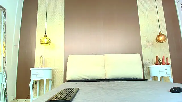 Tiifany Baker online show from October 22, 2025, 7:46 pm