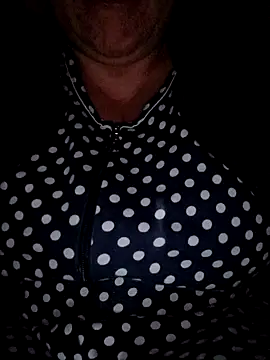 Uzhili online show from October 28, 2025, 6:51 pm