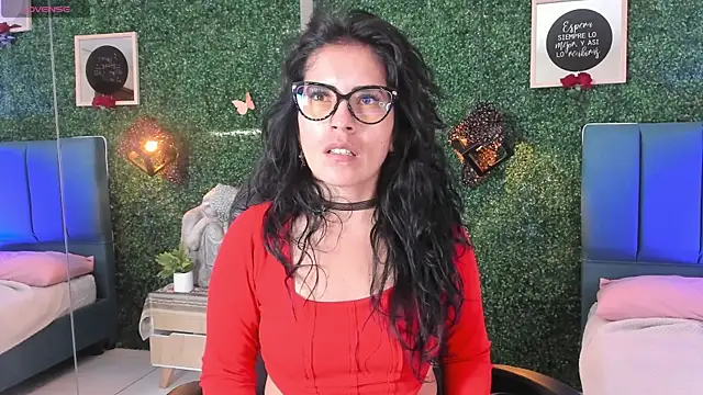 Linagh  online show from November 5, 2025, 11:46 am