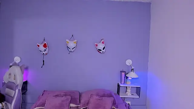 Zoe Lynch  online show from November 13, 2025, 11:47 am