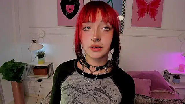 Snapshot of Zoe_Lynch_ chatting on May 5, 2026, 11:57 am Zoe Lynch online show from May 5, 2026, 11:57 am