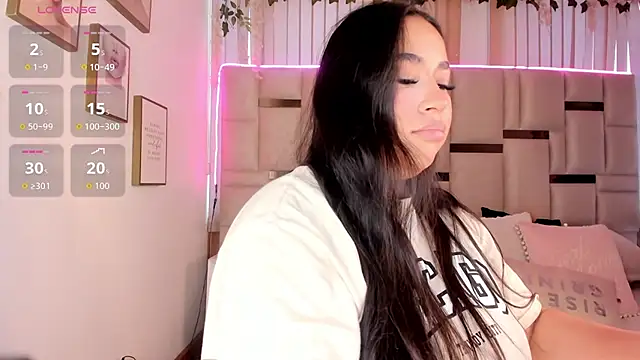 Snapshot of Zoey_thompson chatting on November 21, 2025, 9:14 pm Zoey thompson online show from November 21, 2025, 9:14 pm