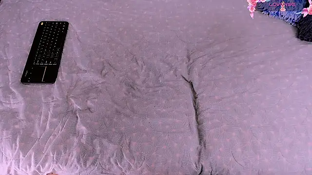 Snapshot of baby_rous chatting on October 31, 2025, 1:30 pm baby rous online show from October 31, 2025, 1:30 pm