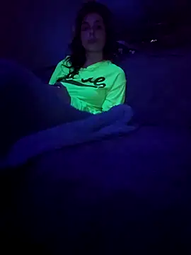 Snapshot of luvcupl chatting on November 12, 2025, 3:54 am luvcupl online show from November 12, 2025, 3:54 am