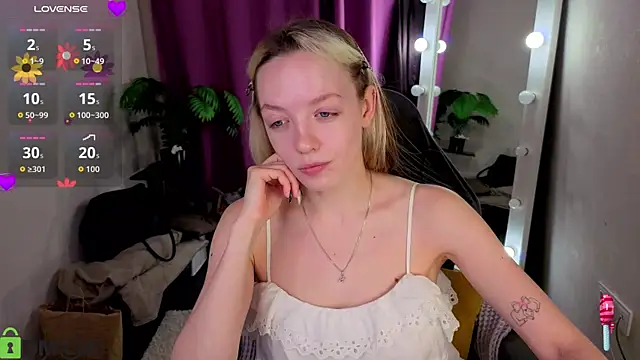 Snapshot of R0cket_bunny chatting on July 19, 2026, 1:03 am R0cket bunny online show from July 19, 2026, 1:03 am