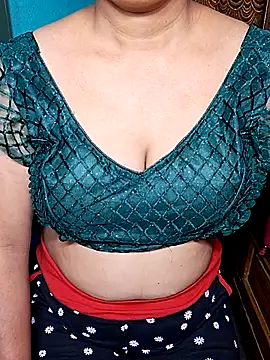 Snapshot of Mon-Shot9 chatting on September 9, 2025, 9:24 pm Mon-Shot9 online show from September 9, 2025, 9:24 pm