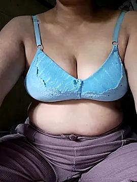 Snapshot of Mon-Shot9 chatting on September 18, 2025, 9:34 am Mon-Shot9 online show from September 18, 2025, 9:34 am