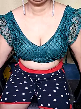 Snapshot of Mon-Shot9 chatting on September 13, 2025, 10:43 pm Mon-Shot9 online show from September 13, 2025, 10:43 pm