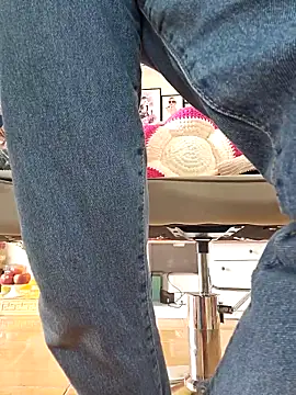 Snapshot of Nail_Yummy chatting on November 20, 2025, 12:11 am Nail Yummy online show from November 20, 2025, 12:11 am