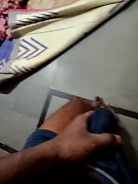 Exotic AJ online show from November 14, 2025, 10:19 am