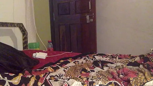 Snapshot of cymerastail chatting on November 23, 2025, 1:10 pm cymerastail online show from November 23, 2025, 1:10 pm