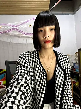 andymi1 online show from November 11, 2025, 2:17 am