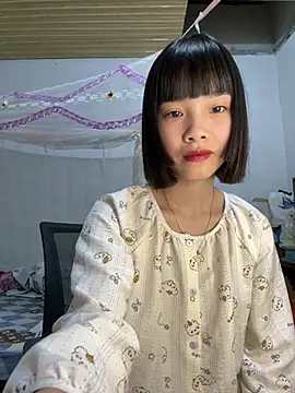 andymi1 online show from April 12, 2026, 2:26 am