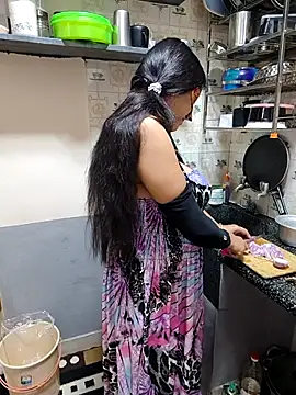 Snapshot of Queen_Nightt chatting on September 16, 2025, 3:40 am Queen Nightt online show from September 16, 2025, 3:40 am