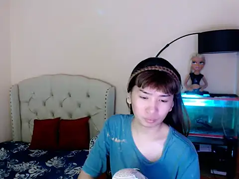 ShantalFoxxy  online show from April 2, 2026, 12:34 pm