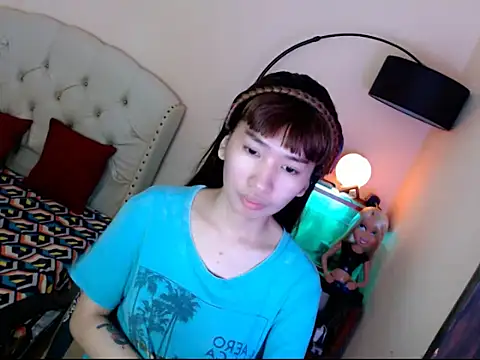 Snapshot of ShantalFoxxy_ chatting on October 27, 2025, 11:33 am ShantalFoxxy online show from October 27, 2025, 11:33 am